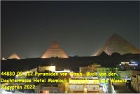 44830 09 012 Pyramiden von Gizeh, Blick von der Dachterrasse Hotel Mamlouk Pyramids, weisse Wueste, Aegypten 2022.jpg